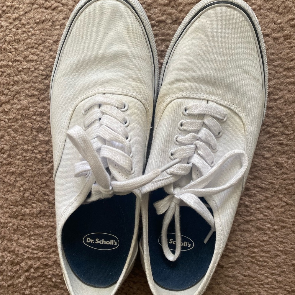 White Dr. Scholl’s super comfortable Keds-style sneakers size 8